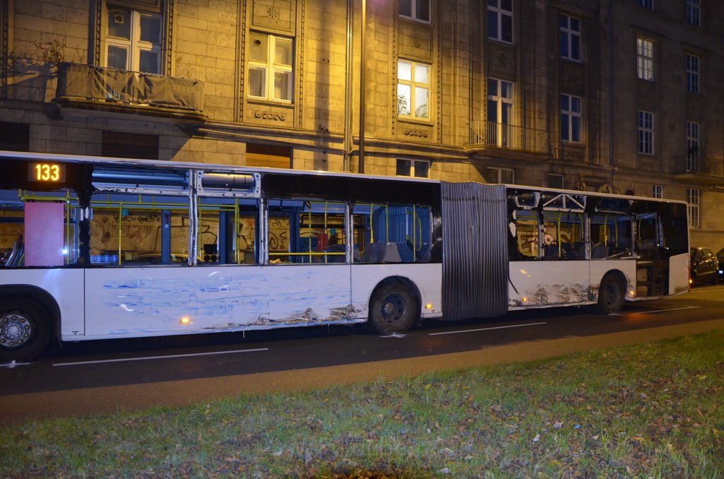 Schwerer VU LKW KVB Bus PKW Koeln Agrippinaufer Ubierring P095.JPG